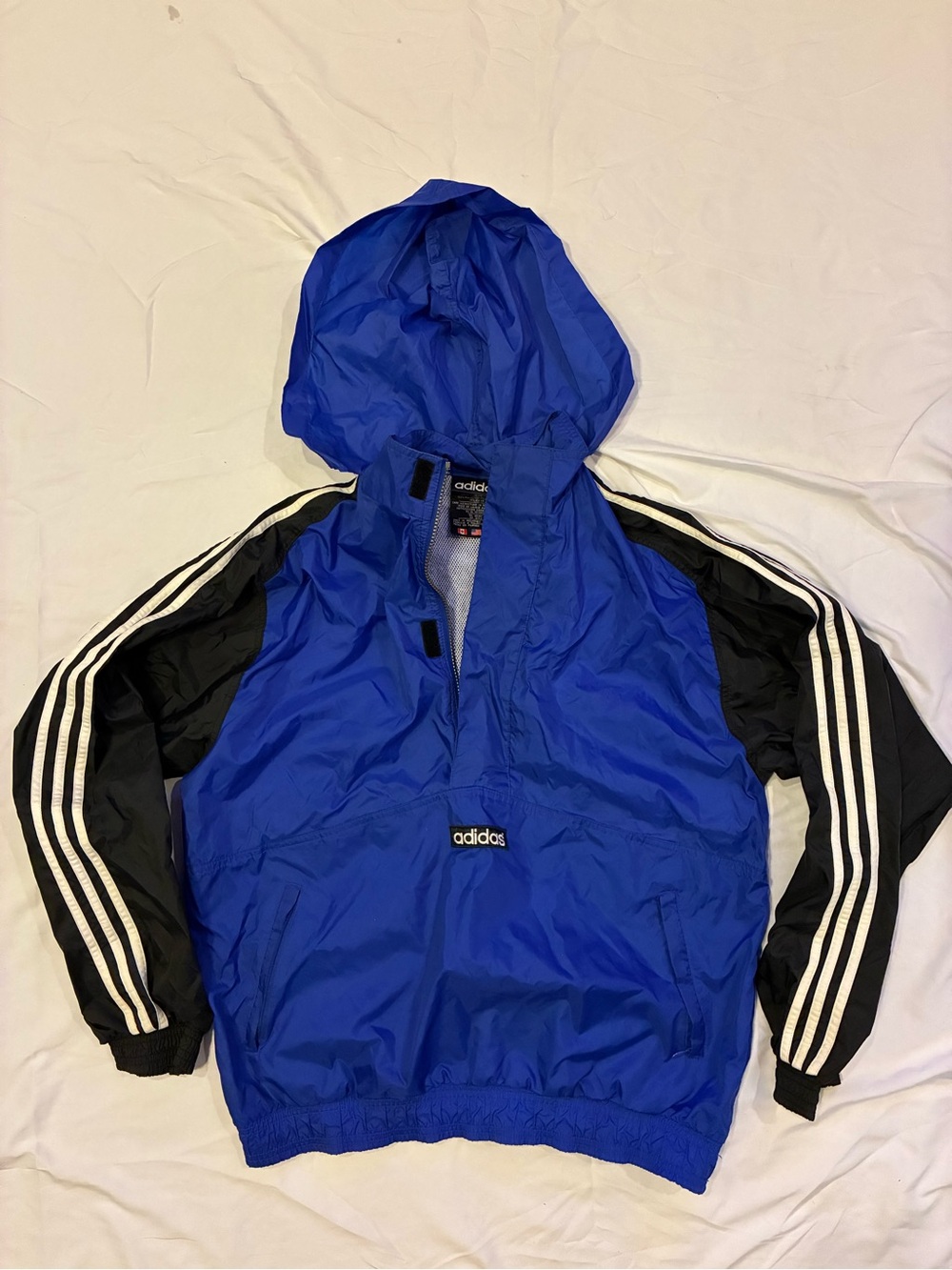 adidas (vintage) men’s Royal Blue removable Hooded Jacket with Black Sleeves
